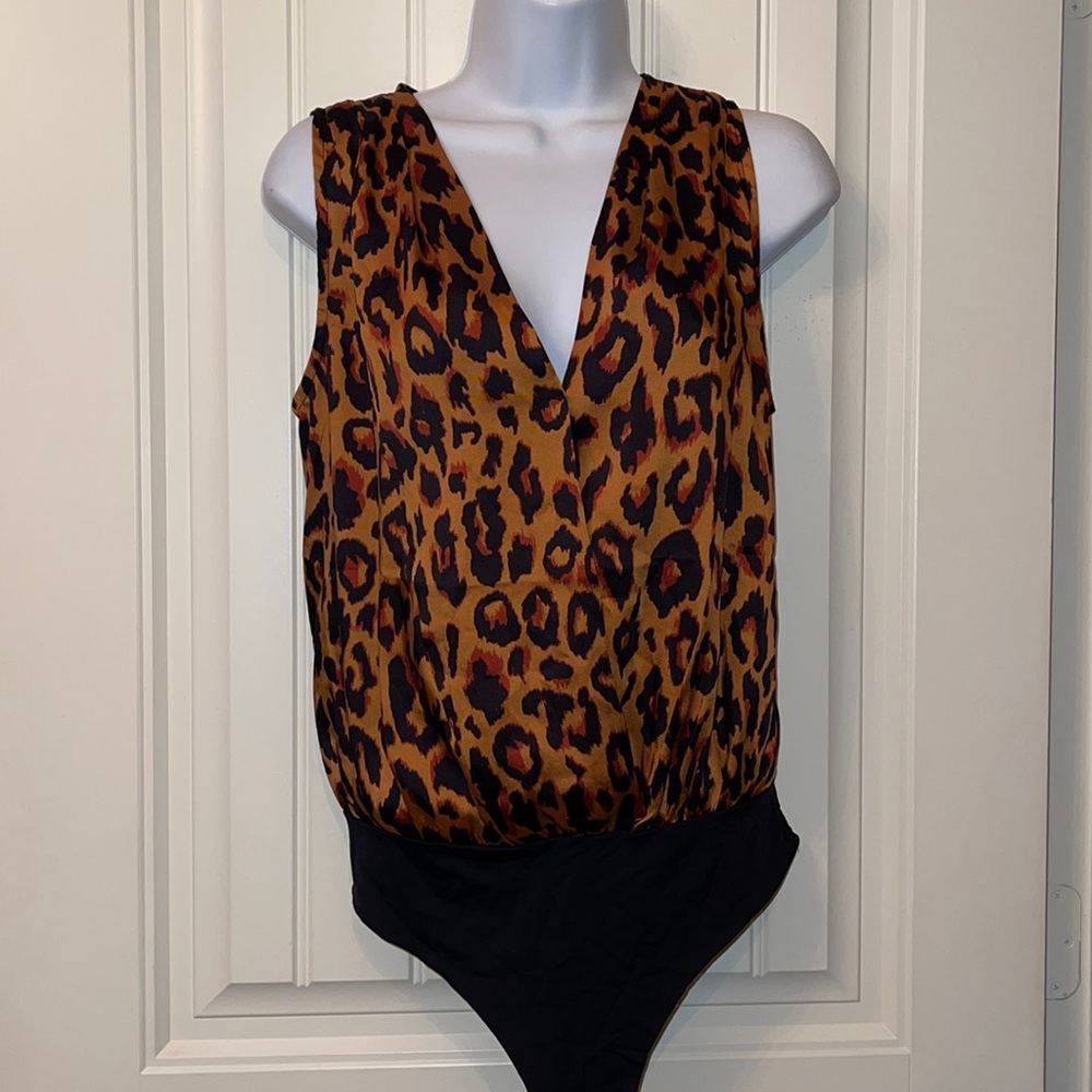 Sale! ☄️Sadie & Sage Animal Print Sleeveless Bodysuit Size Medium